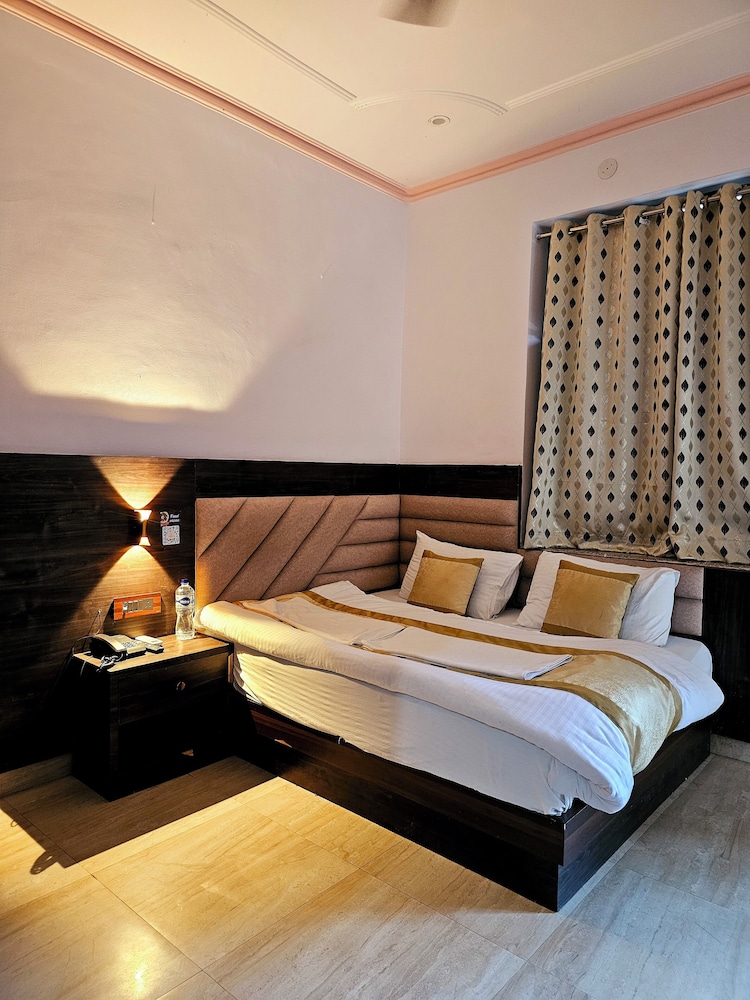 shri krishna divine dham