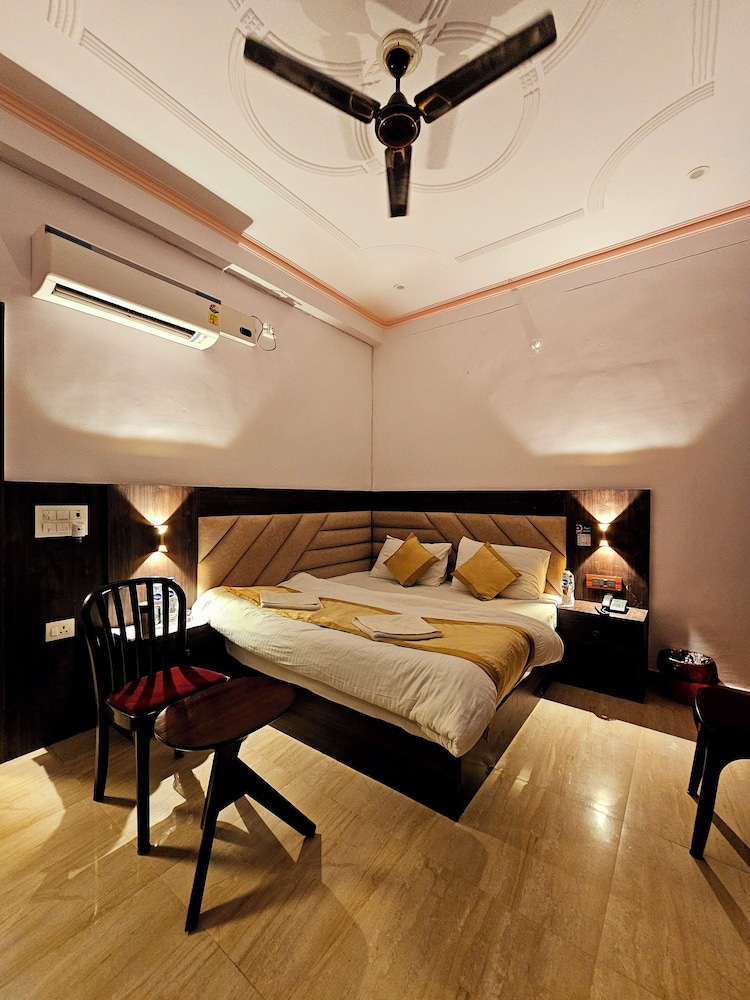 shri krishna divine dham