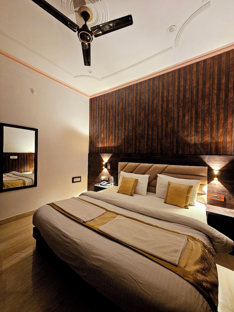 shri krishna divine dham