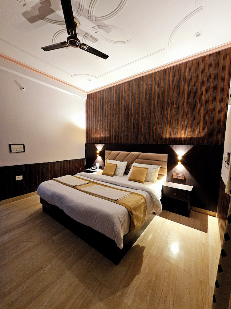 shri krishna divine dham