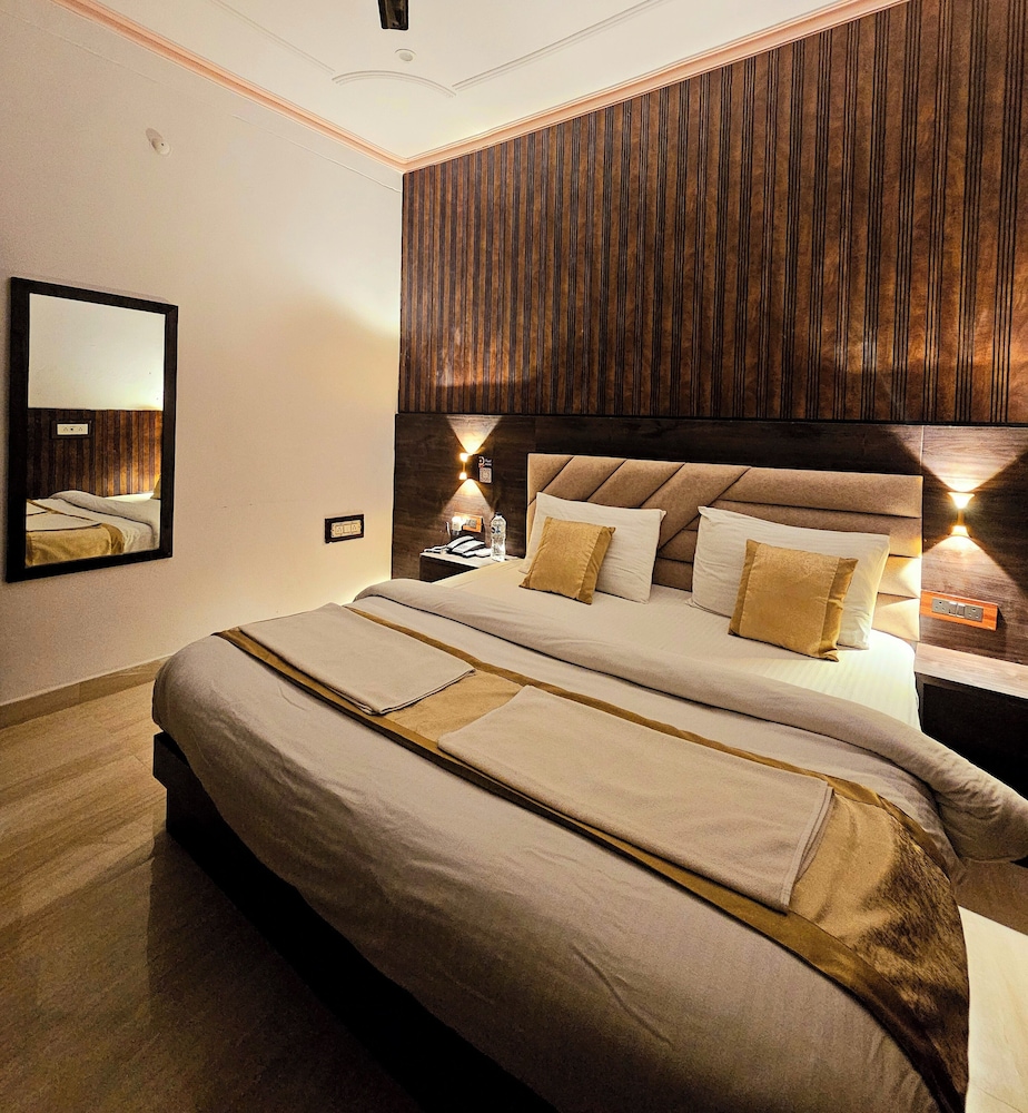 shri krishna divine dham