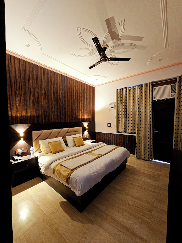 shri krishna divine dham