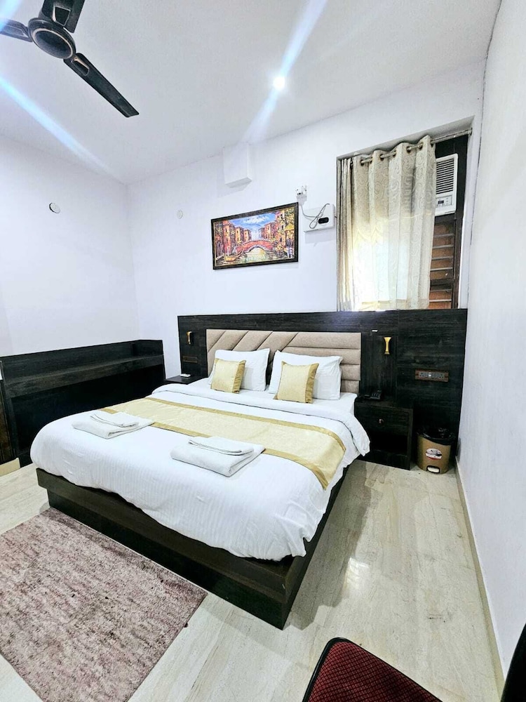 shri krishna divine dham