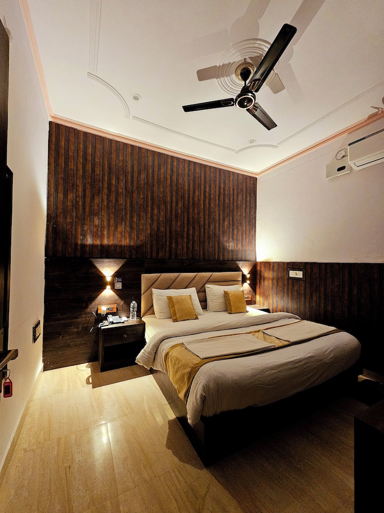 shri krishna divine dham