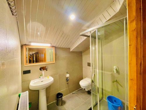 hotel marina drung waterfall by stay pattern