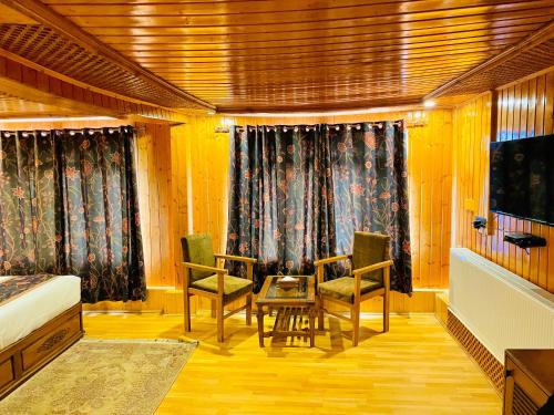 hotel marina drung waterfall by stay pattern