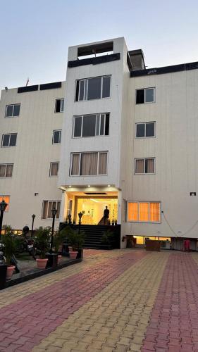 hotel shanti international