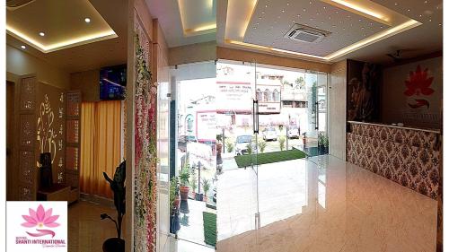 hotel shanti international