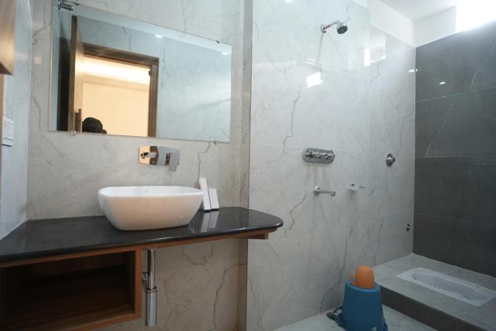 hotel shanti international