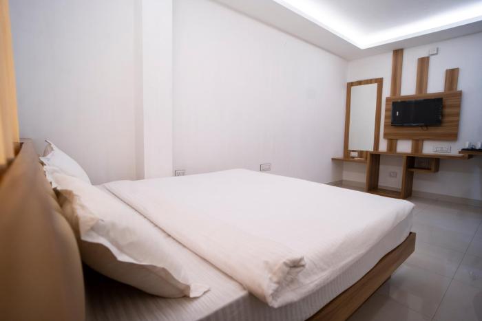 hotel shanti international