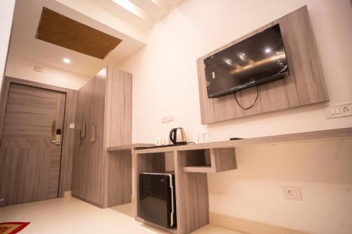 Hotel Shanti International,,3 star