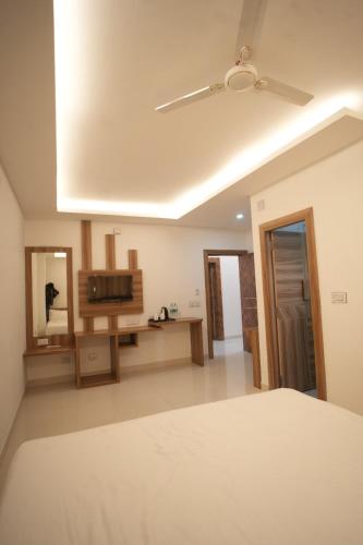 hotel shanti international