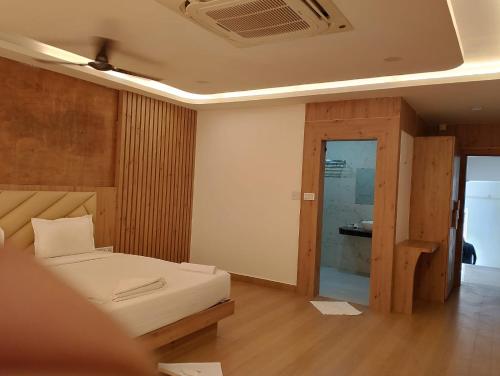 hotel shanti international