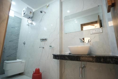 Hotel Shanti International,,3 star