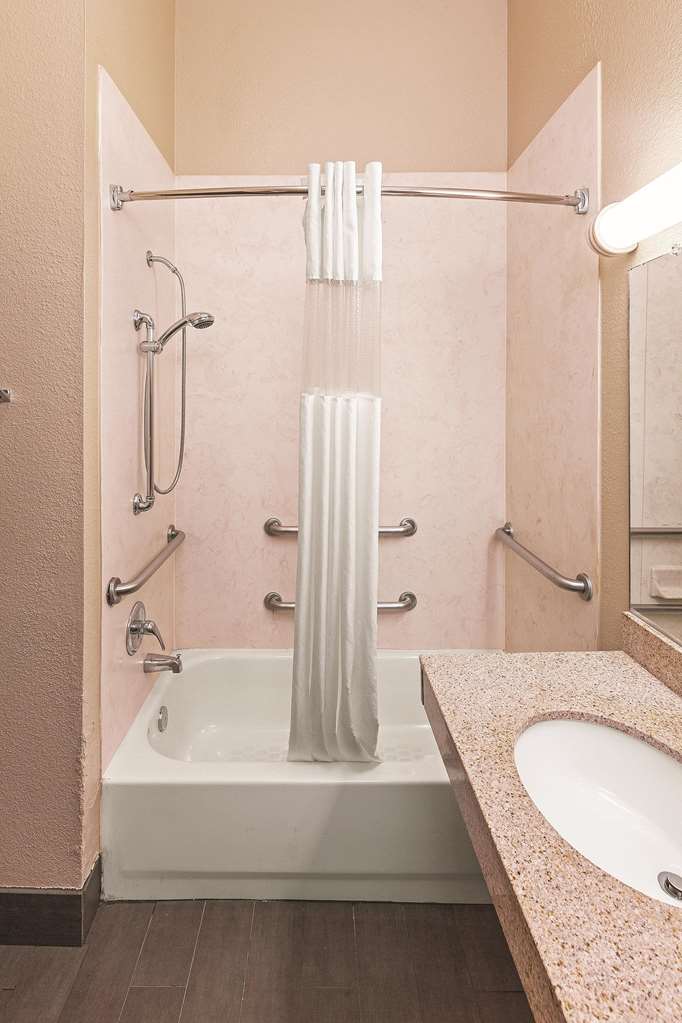 la quinta inn and suites by wyndham houston hobby airport