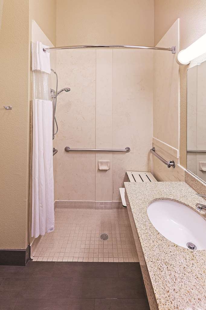 la quinta inn and suites by wyndham houston hobby airport