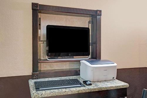 microtel inn and suites by wyndham houston