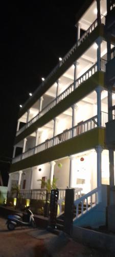 Le Poshe Beachview,,3 star