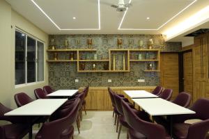 Mount Grande,,3 star