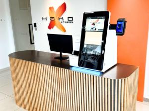 hako xpress tampoi
