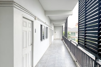 Tf Apartment,,3 star