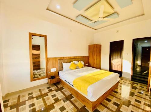 hotel vallabh with lake facing balcony