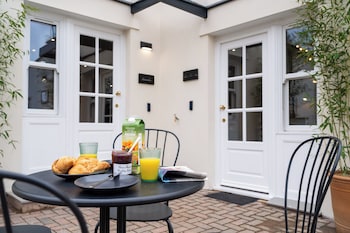 Commandery Vaults,,4 star