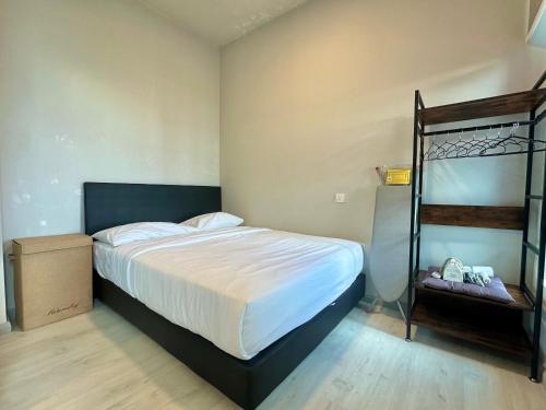 Jesselton Quay Kota Kinabalu City Centre Lw Suites,,5 star