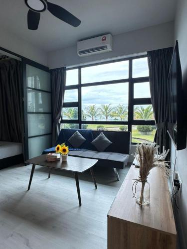 jesselton quay kota kinabalu city centre lw suites