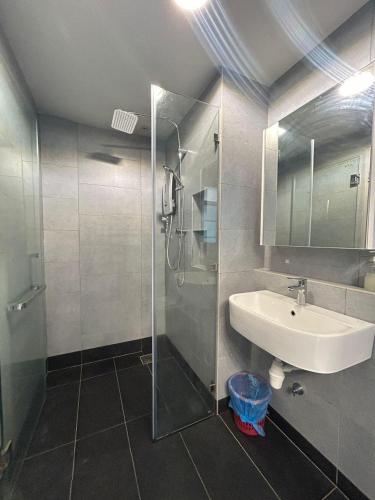 jesselton quay kota kinabalu city centre lw suites