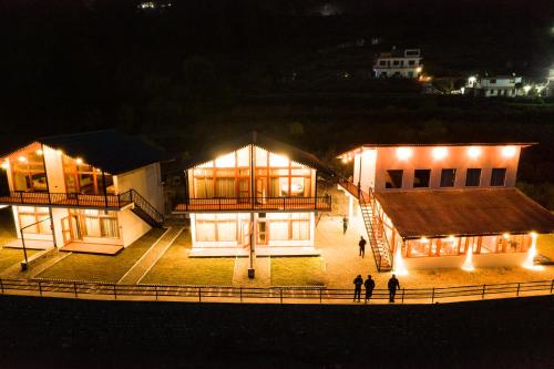 Silver Fern By The Hillside,,3 star