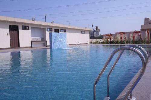 divine hotel and resorts