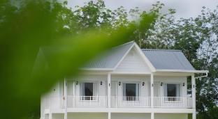 white roses cottage