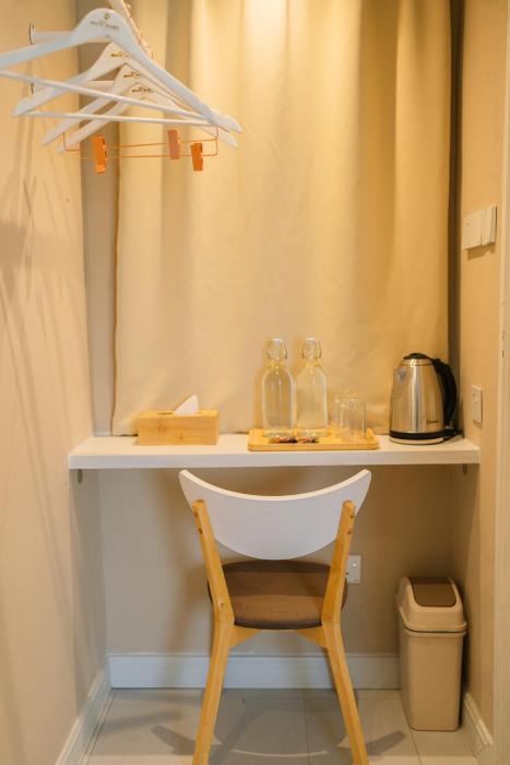 white roses cottage