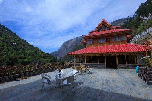 tirthan village resort