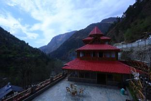 tirthan village resort