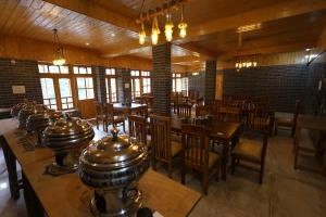 tirthan village resort