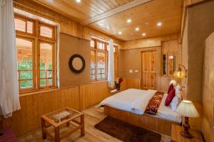 tirthan village resort