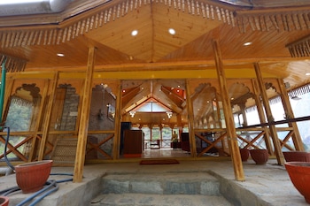 tirthan village resort