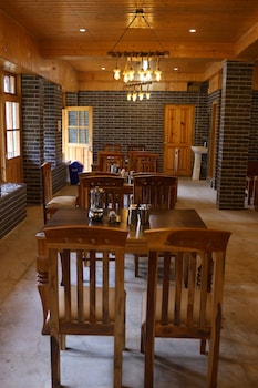 tirthan village resort