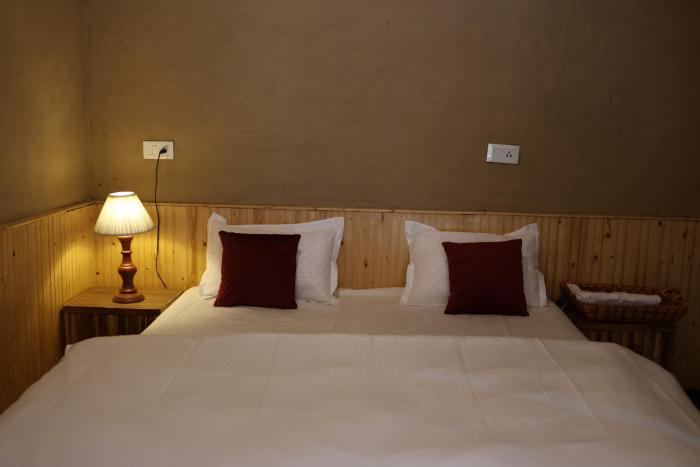 tirthan village resort