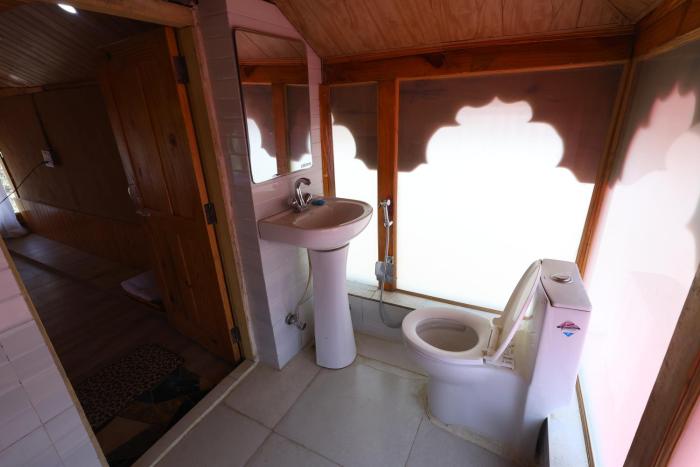 tirthan village resort