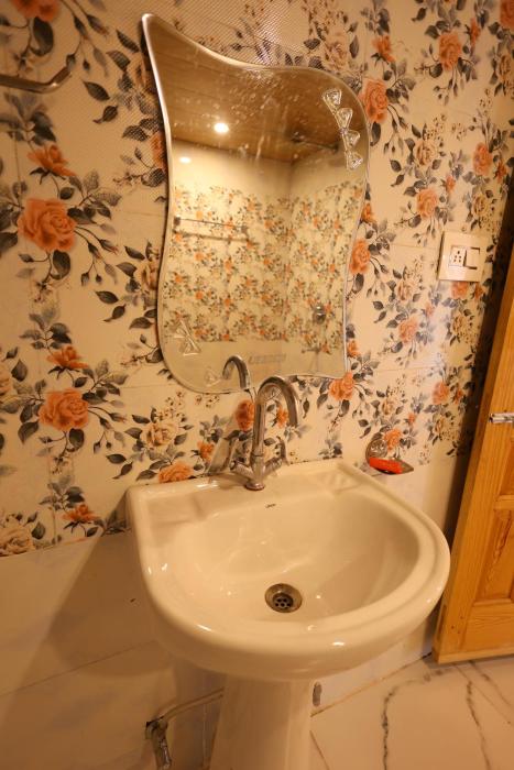 tirthan village resort