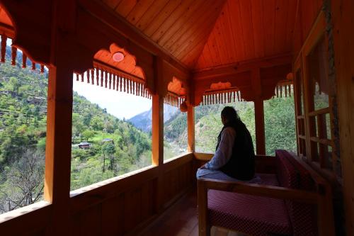 tirthan village resort