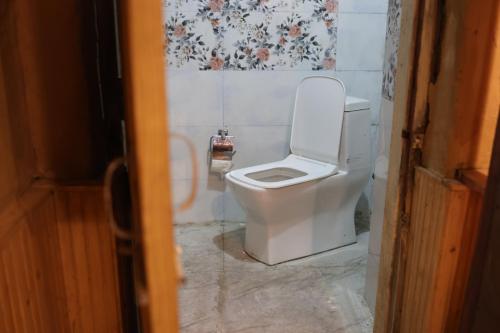 tirthan village resort