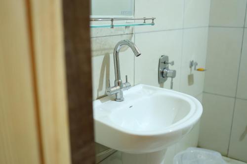 tirthan village resort