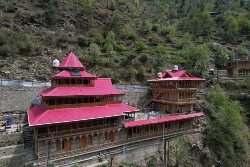 tirthan village resort