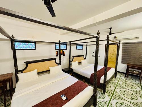 courtyard castle heritage resort