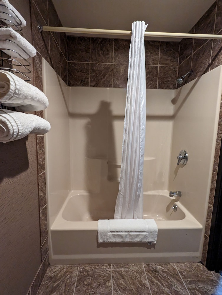 woodfield inn and suites