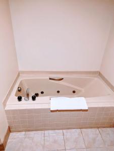 woodfield inn and suites